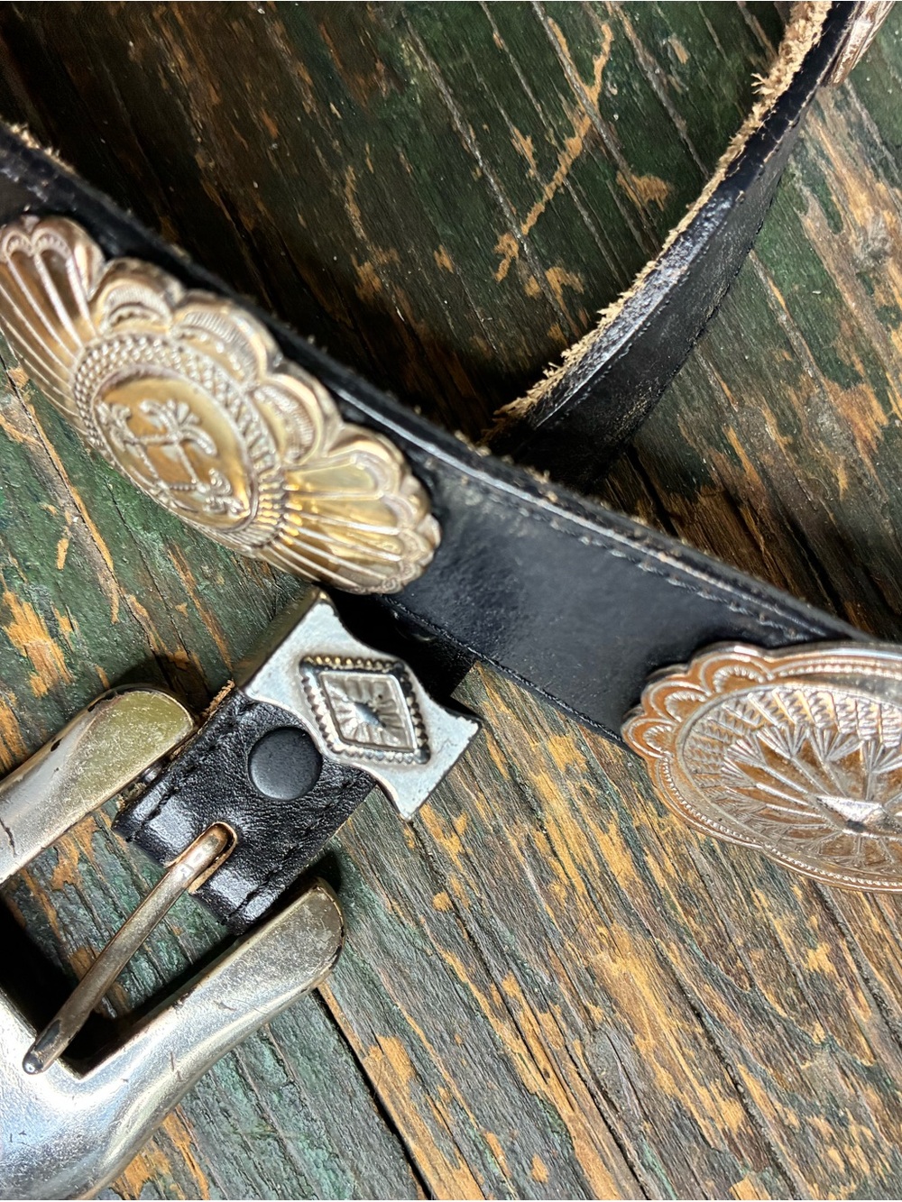 JUSTIN  Leather Silver-Tone Concha Concho Western Belt Cowgirl Boho